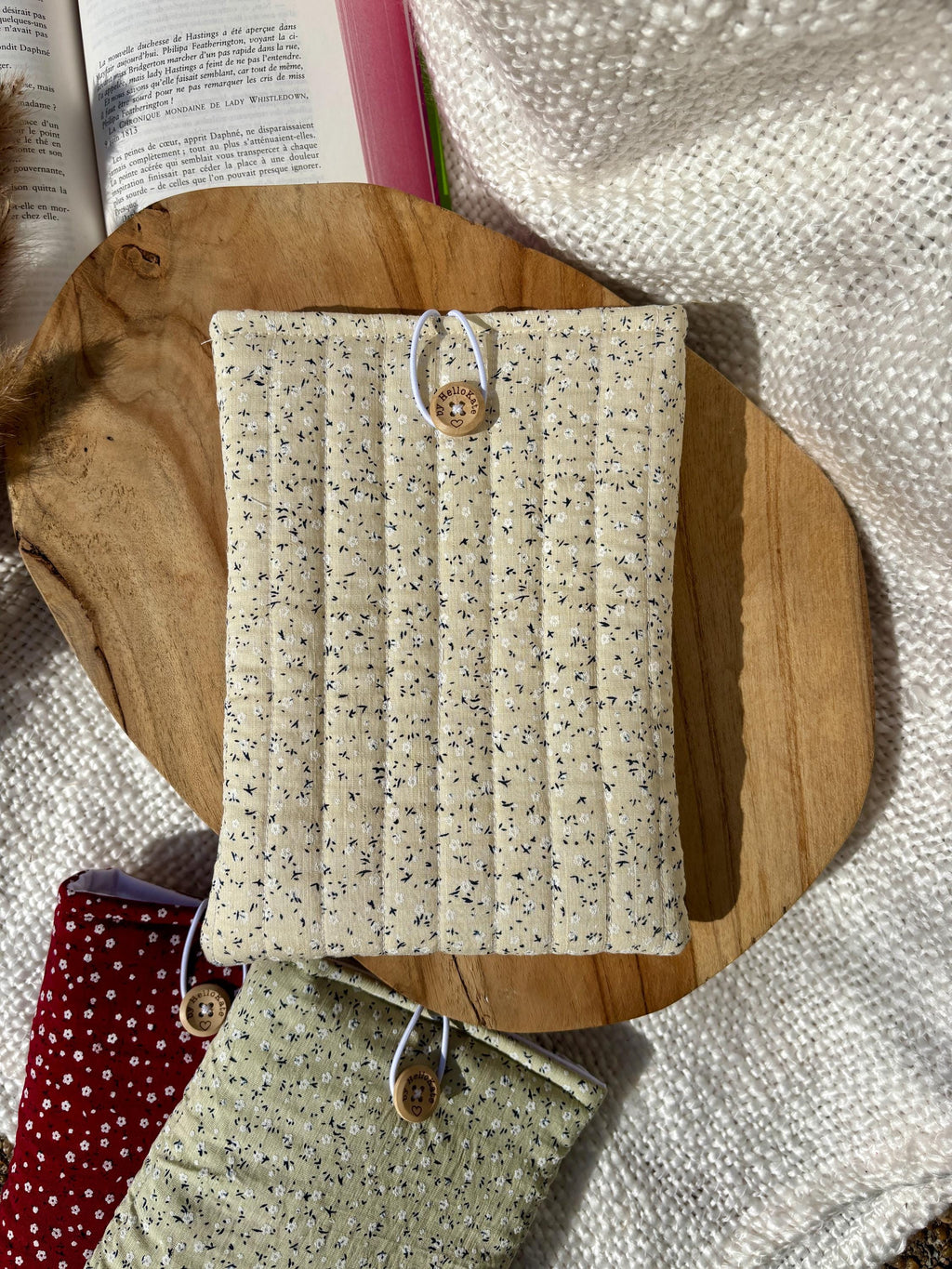 Pochette livre ou liseuse molletonnée en tissu fleuri
