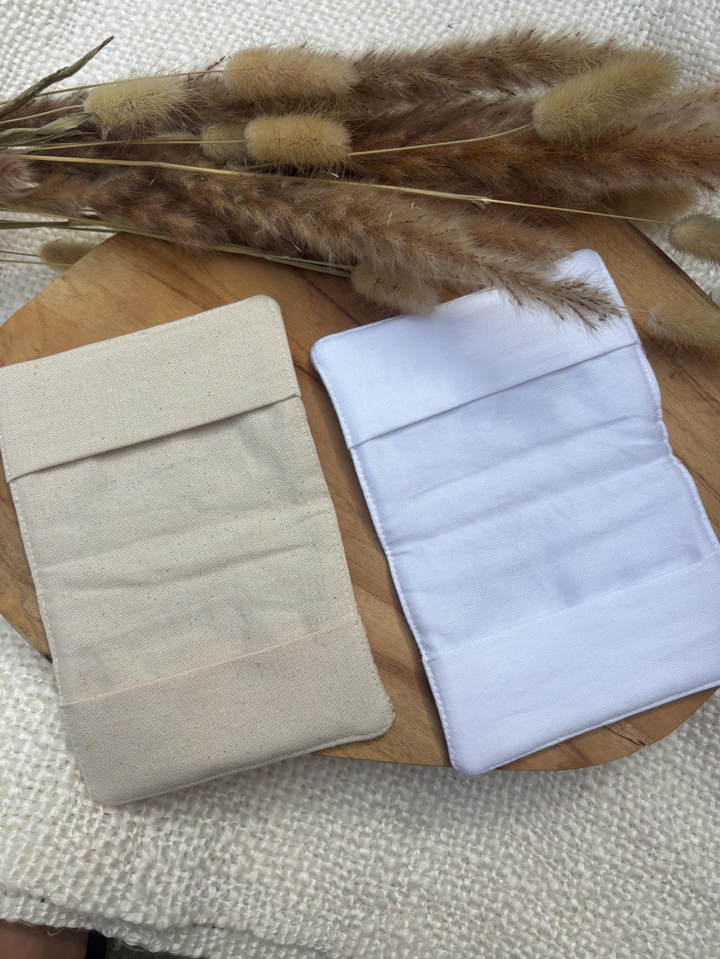 Protège passeport personnalisé en tissu et broderie