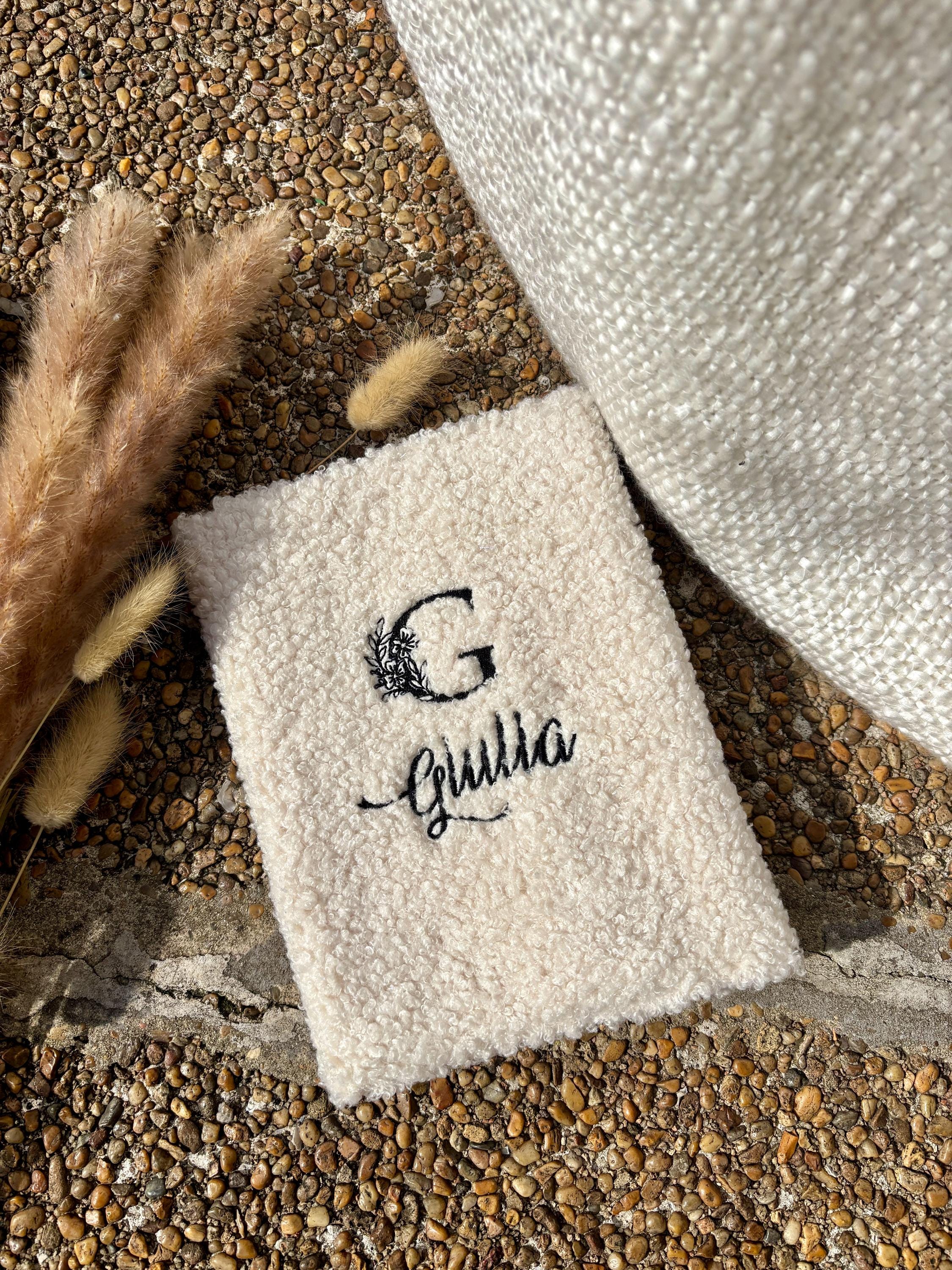 Protège carnet de santé personnalisé en tissu bouclette