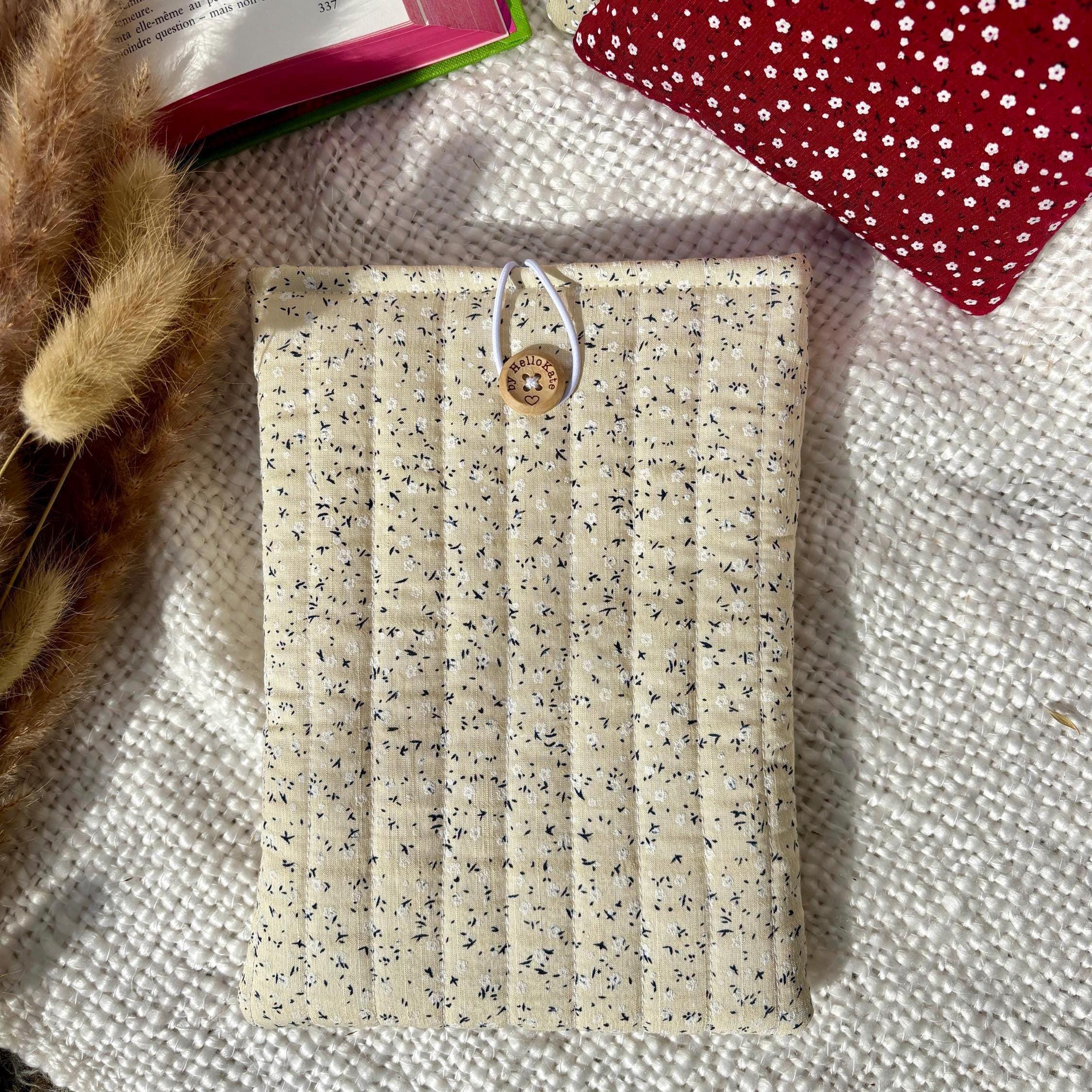 Pochette livre ou liseuse molletonnée en tissu fleuri