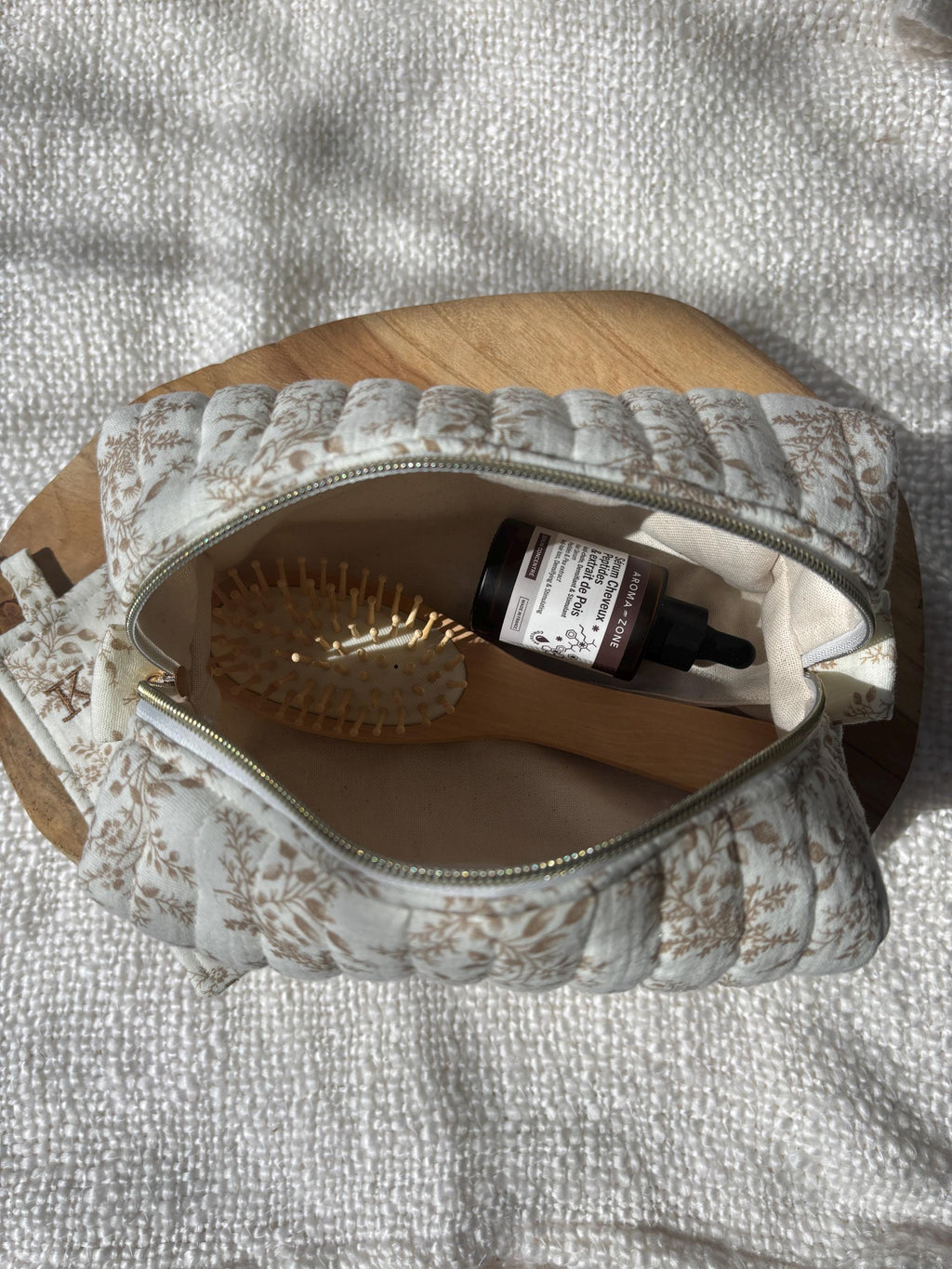 Trousse de toilette personnalisée avec broderie en double gaze de coton beige , trousse à maquillage brodé, trousse de toilette avec prénom