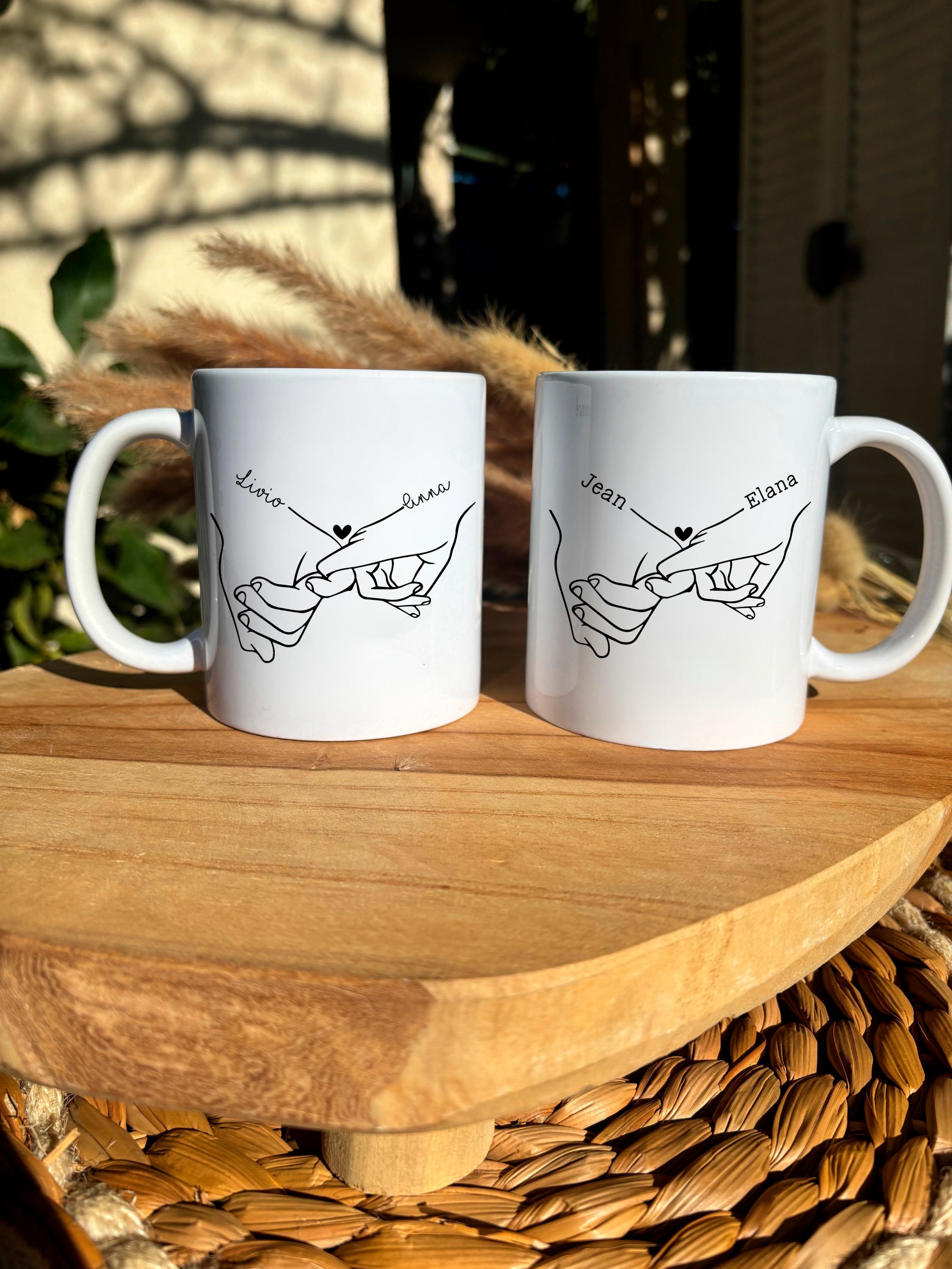 Mug personnalisé minimaliste avec prénoms et mains
