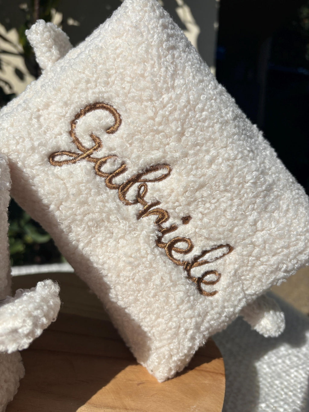 Trousse de toilette personnalisée avec broderie en tissu bouclette , trousse à maquillage brodé, trousse de toilette avec prénom