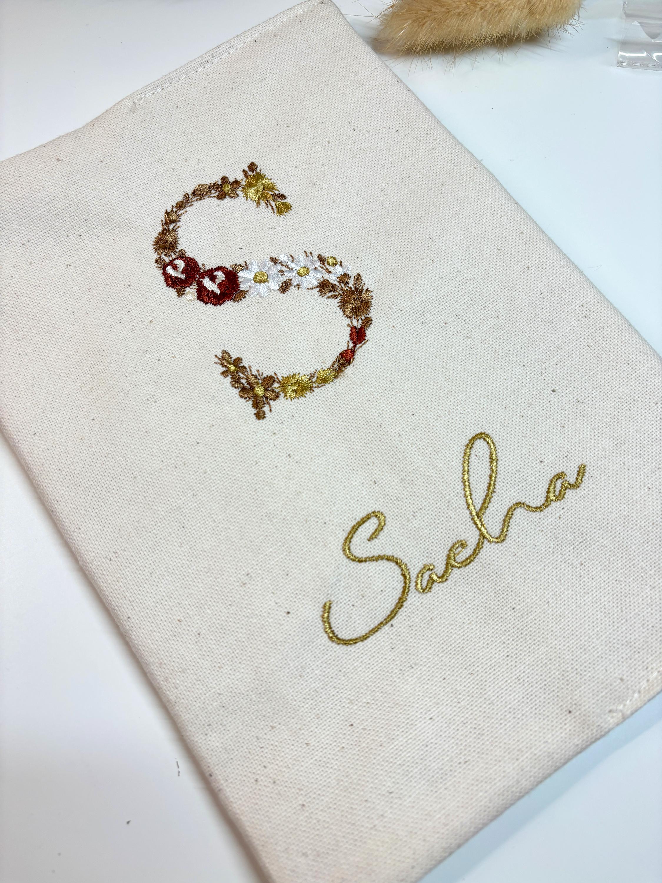 Protège carnet de santé personnalisé brodé