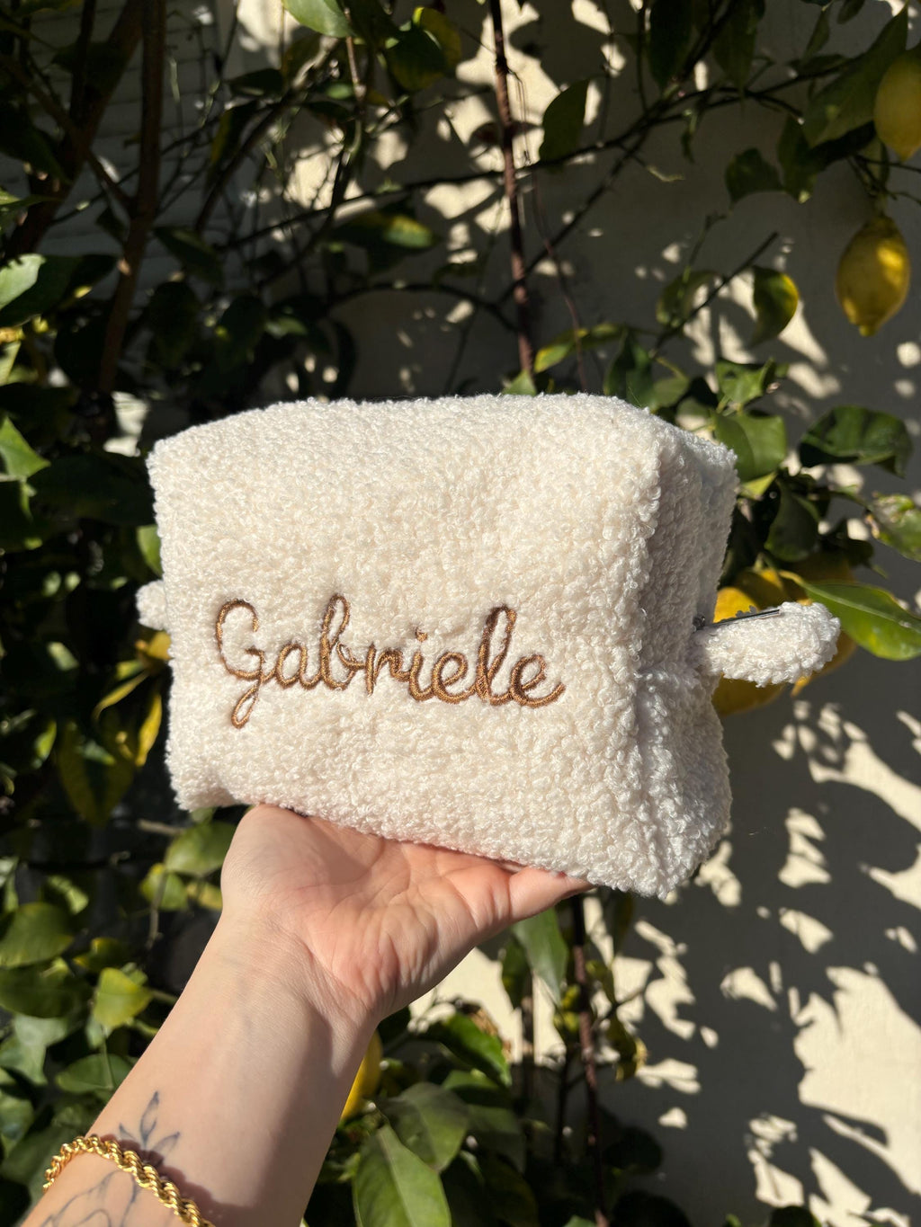 Trousse de toilette personnalisée avec broderie en tissu bouclette , trousse à maquillage brodé, trousse de toilette avec prénom