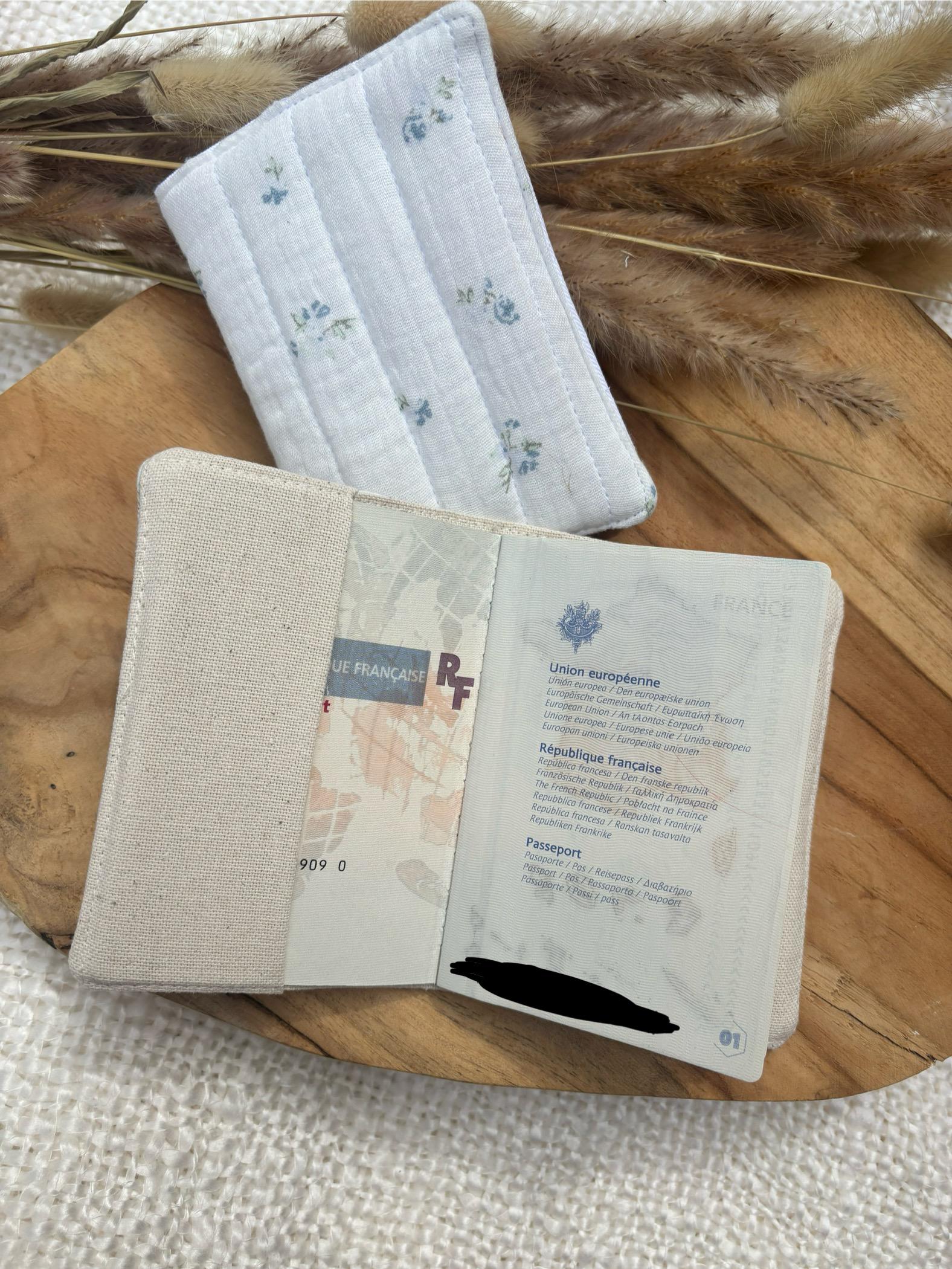 Protège passeport personnalisé en tissu et broderie