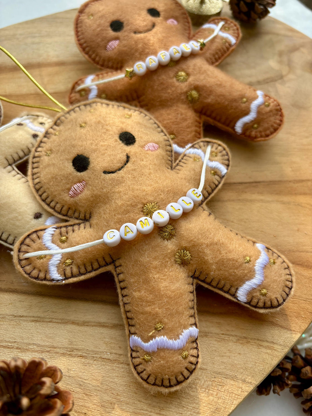 Boule de Noël personnalisé bonhomme de pin d'épice avec prénom