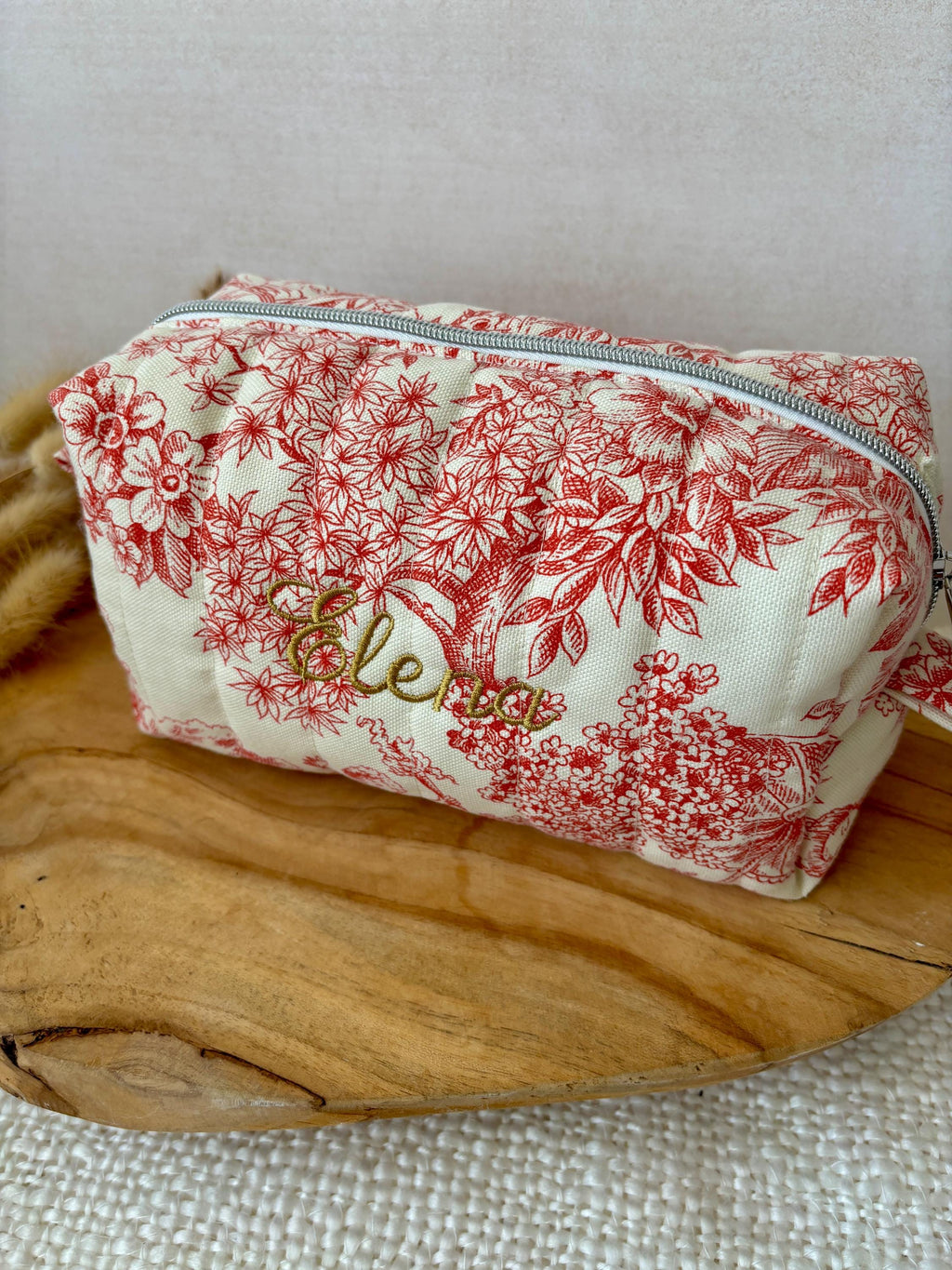 Trousse de toilette personnalisée avec broderie en toile de jouy rouge , trousse à maquillage brodé, trousse de toilette avec prénom