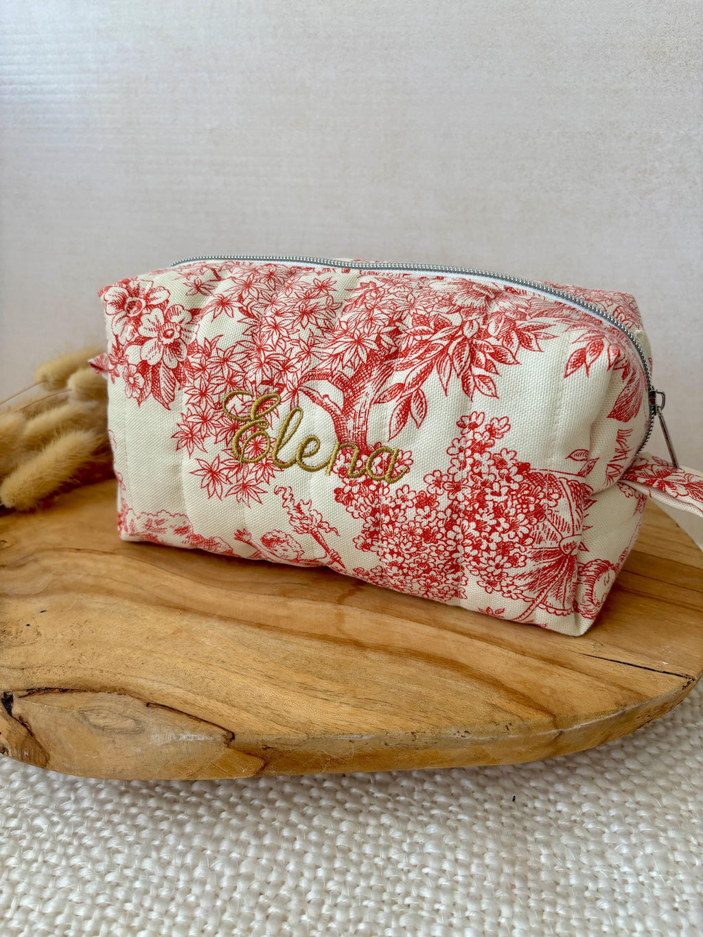 Trousse de toilette personnalisée avec broderie en toile de jouy rouge , trousse à maquillage brodé, trousse de toilette avec prénom