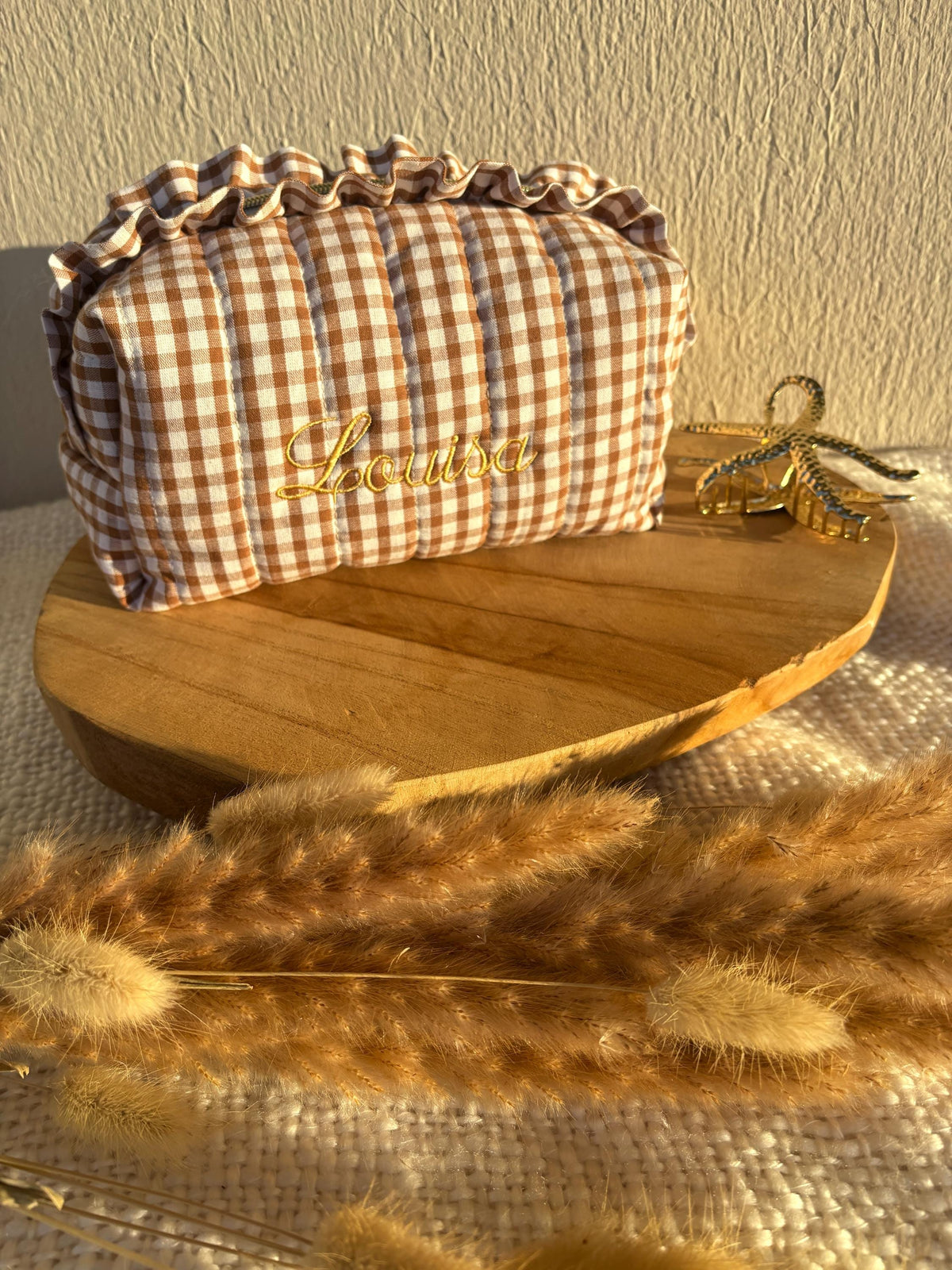 Trousse de toilette personnalisée avec broderie en tissu vichy marron carreaux , trousse à maquillage brodé, trousse de toilette avec prénom