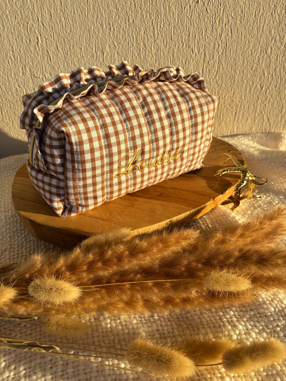 Trousse de toilette personnalisée avec broderie en tissu vichy marron carreaux , trousse à maquillage brodé, trousse de toilette avec prénom